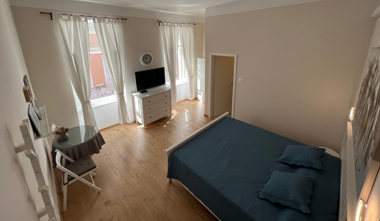 Apartment Check In Pula Exterior photo
