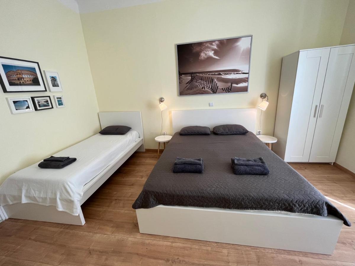 Apartment Check In Pula Exterior photo