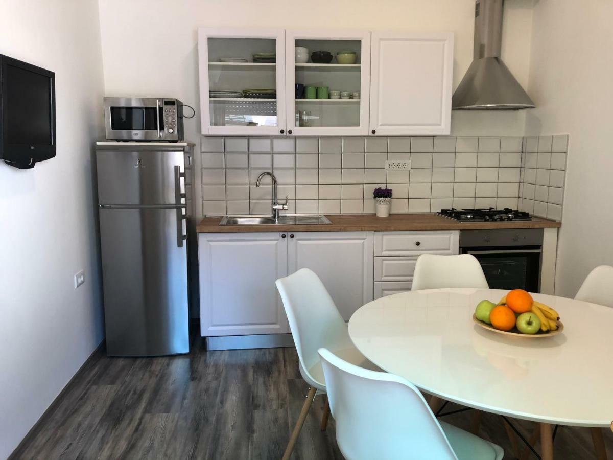 Apartment Check In Pula Exterior photo